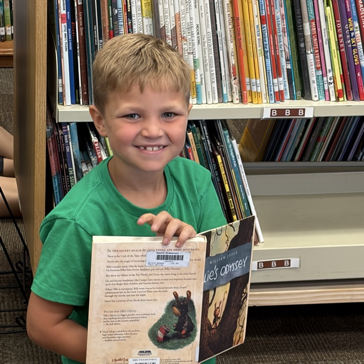 Mrs. Vlasman's 2nd graders are LOVING the new Beadle Library!
