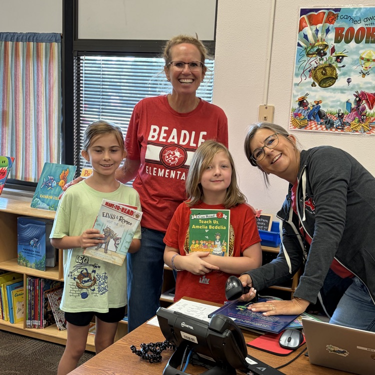 Mrs. Vlasman's 2nd graders are LOVING the new Beadle Library!