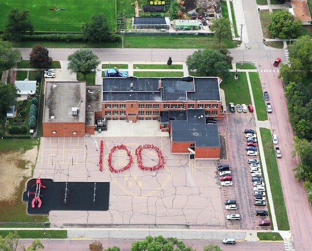 100