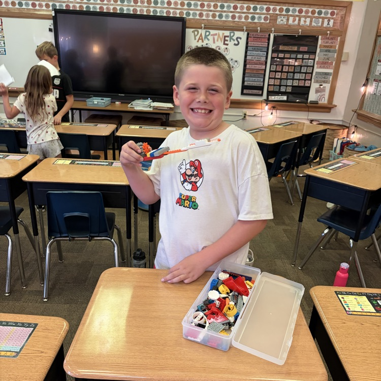 Rainy day fun in Mrs. Vlasman's 2nd grade class at Beadle.