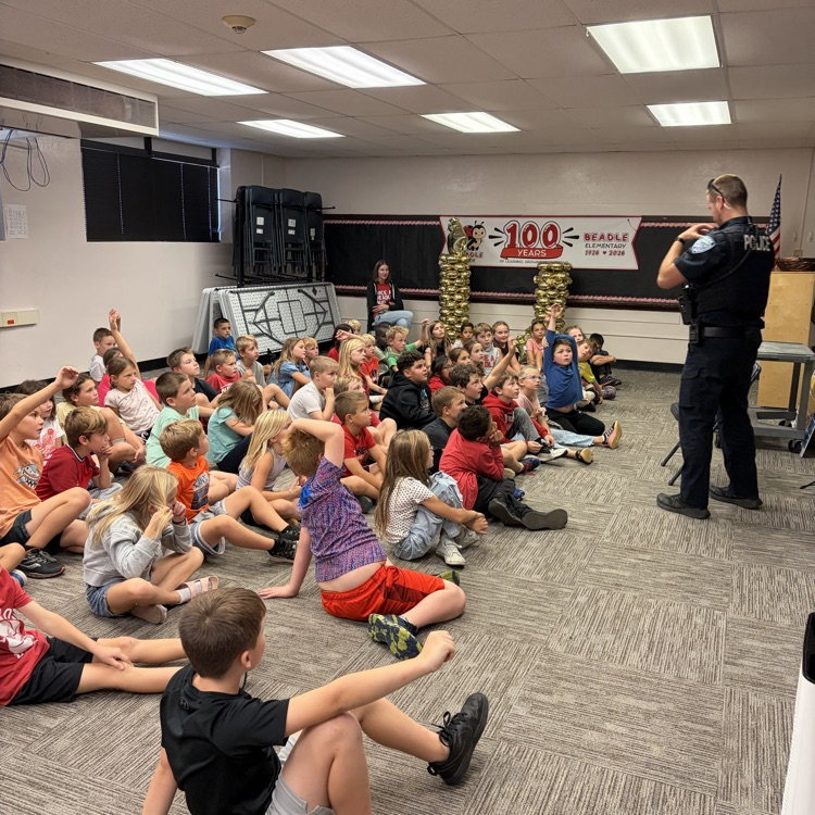 Beadle 2nd frees want to thank Officer Mogck for reading to us today.