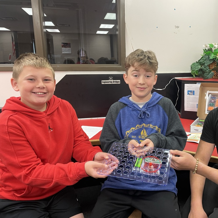 Mrs. Stanosheck's 7th grade Technical Career Exploration classes did electrical projects with snap circuits today. 