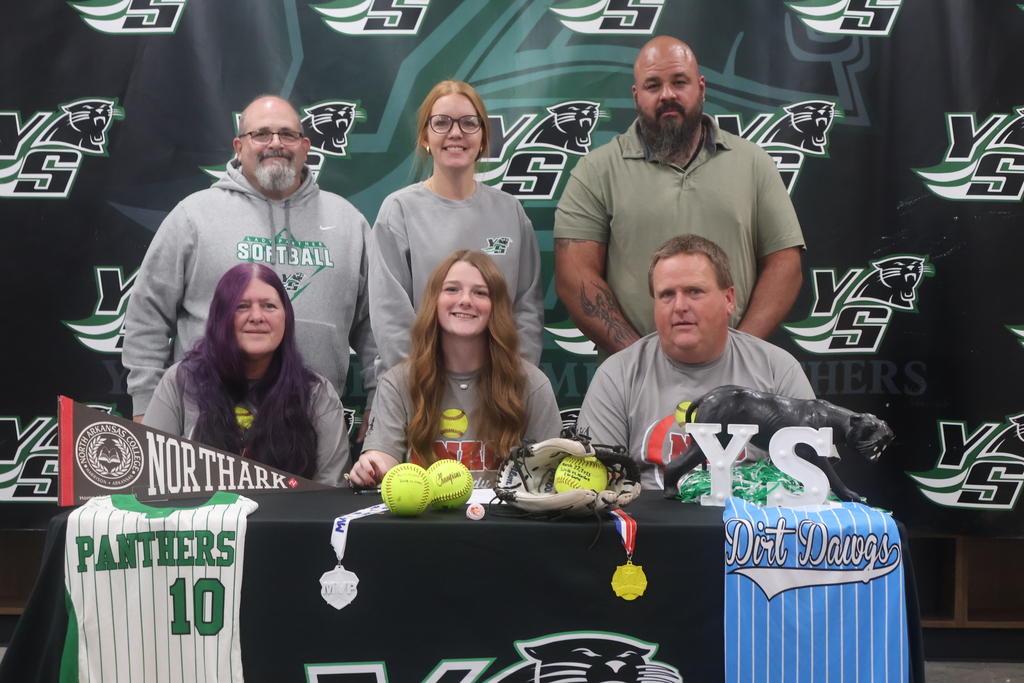 Grace Clifford - Signing