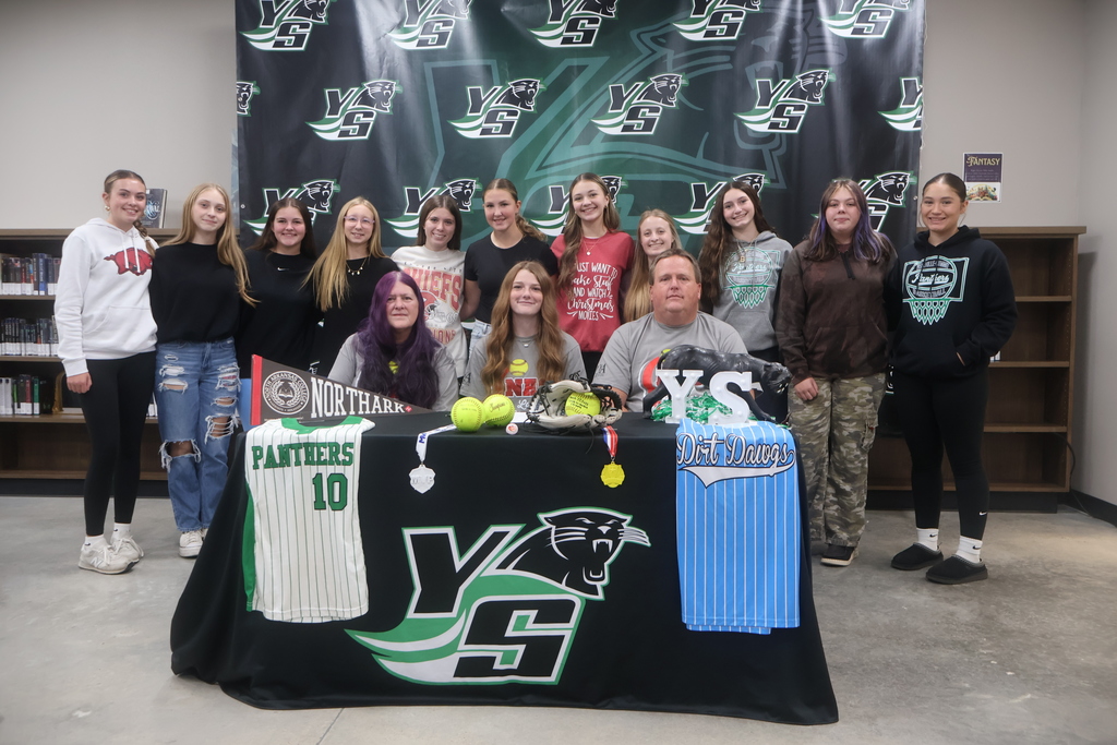 Grace Clifford - Signing