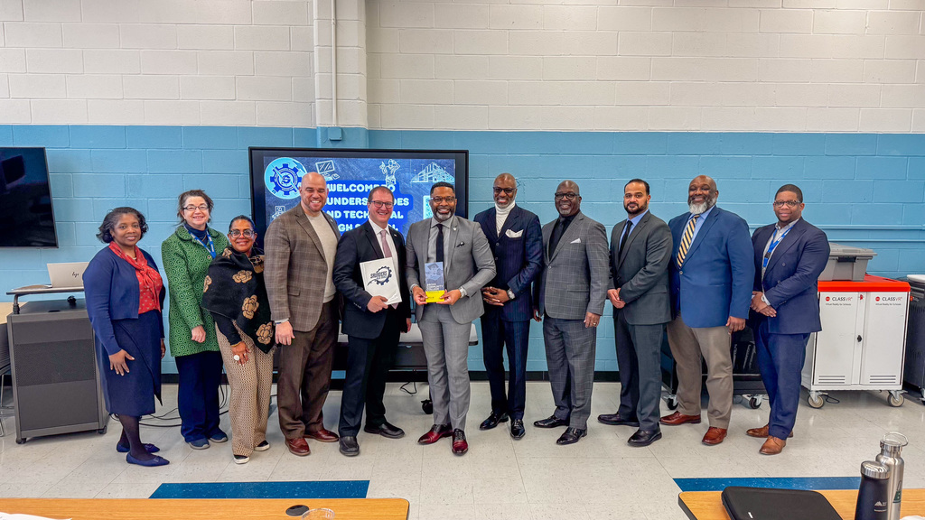 Bronx Community College Visits Saunders High School 