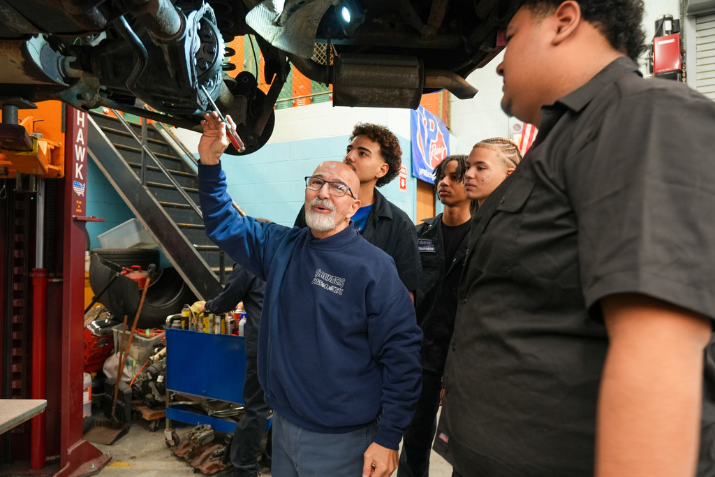 Bronx Community College Visits Saunders High School 2