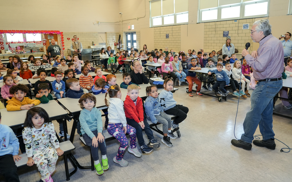 Author Nick Bruel Visits School 30 6