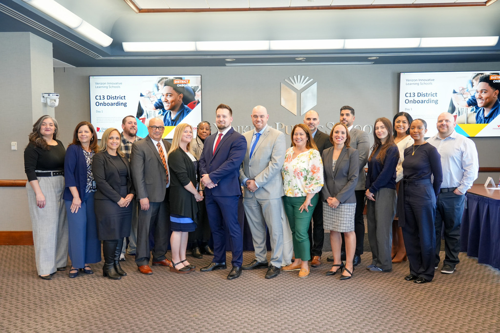 It’s Official: Yonkers Public Schools Announces the Digital Promise! Thanks to an exciting partnership between Verizon and Digital Promise, students and staff at School 5, Robert C. Dodson School, Yonkers Montessori Academy, and Yonkers Middle High School will receive free brand-new iPads with 30 GB of monthly data.