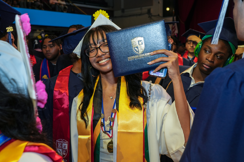 Congratulations Roosevelt High School Graduates 
