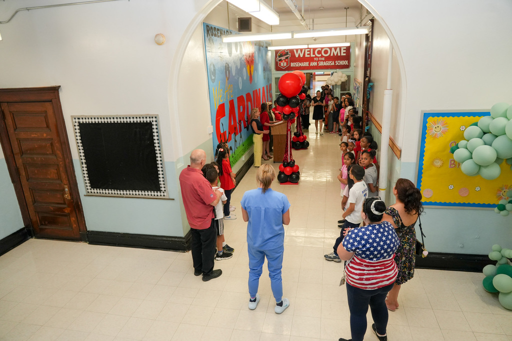 Mural Unveiling at the Rosemarie Ann Siragusa School 