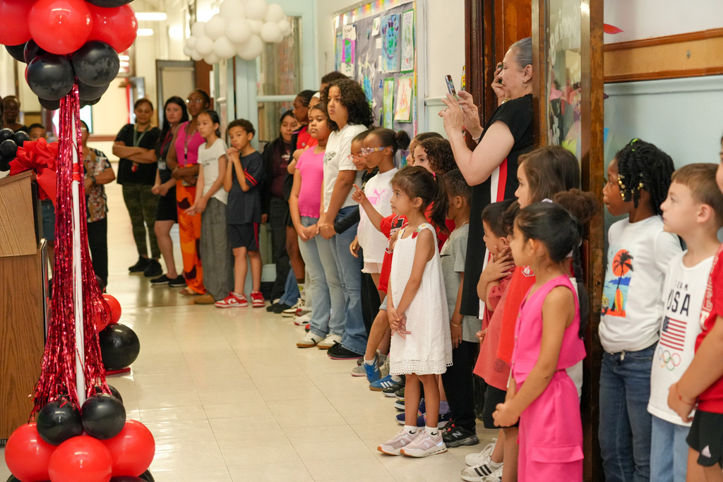 Mural Unveiling at the Rosemarie Ann Siragusa School 