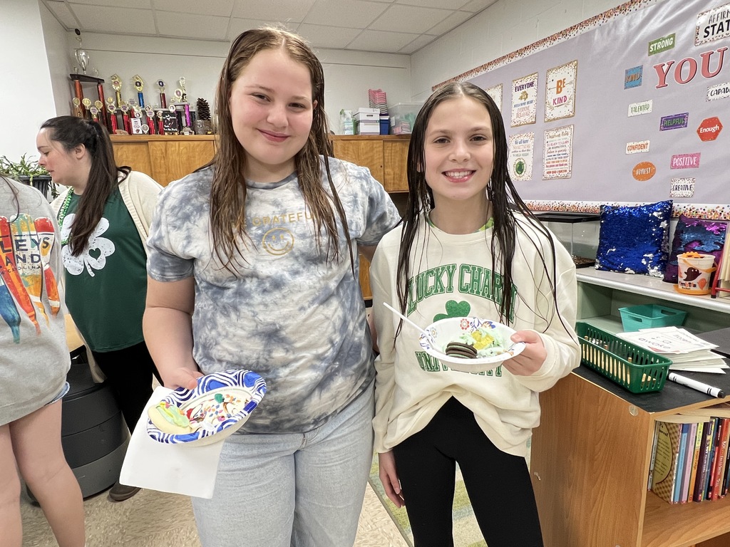 St. Patrick's Day ice cream sundaes