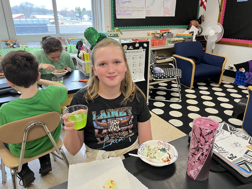St. Patrick's Day ice cream sundaes