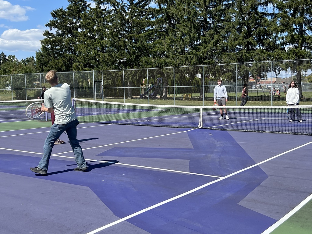 PE Tennis