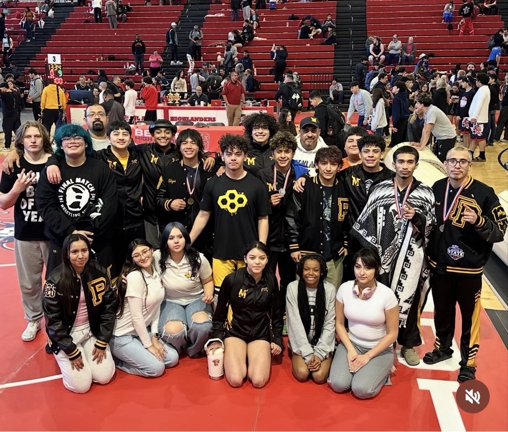 PHS Wrestling Team At District Tournament