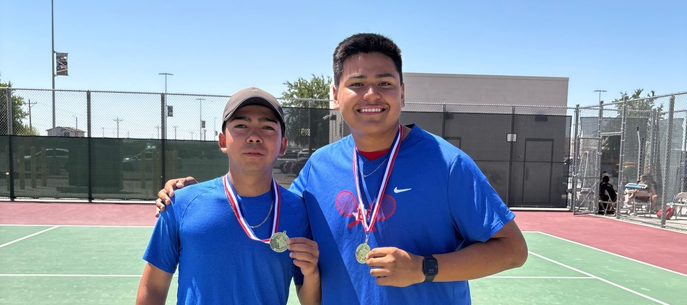 Our never-ending tennis season continued this Monday and Tuesday at Horizon High School, where the tennis team participated in the single-elimination district championship. The team fought hard and brought home the following results: Jonah Nardei and Oscar Borges finished in 4th place with a big upset against the Americas #2 seed, Emma Bracamontes and Angelie Coronel finished in third place, and Fernando Carcamo and Rudy Motta finished in first place. This win secured Fernie with a back-to-back Championship win and earned Rudy a back-to-back-to-back Championship win.