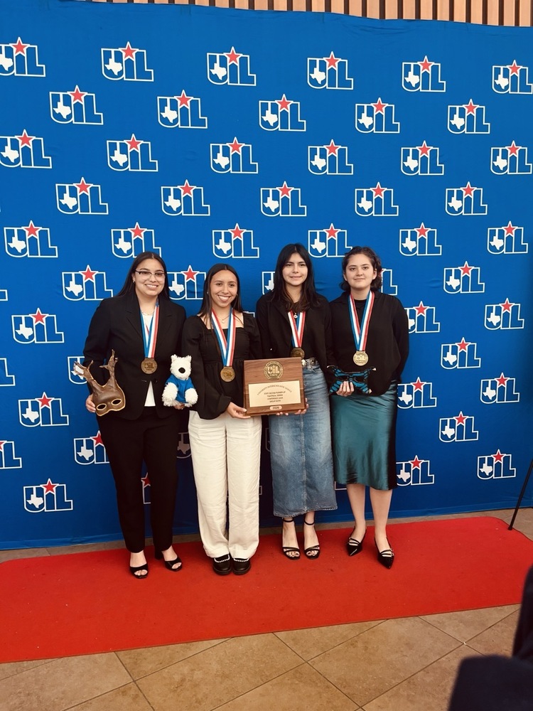 UIL state competiton image with students receiving award