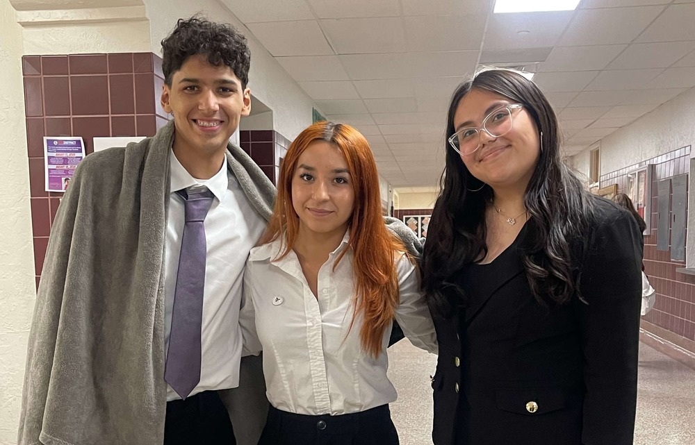 The Bel Air Speech and Debate season officially kicked off this past weekend and our Highlanders definitely came to represent! We had 9 competitors from Bel Air compete in 7 events, and they advanced at every event at Ysleta (where 16 schools were in competition with over 200 students). Bel Air's finalists were Vianney Ramirez - Placed 5th in Original Oratory Edel Peregrino - Placed 3rd in Dramatic Interpretation Alexia Arias - Placed 1st in Informative Speech Congratulations!!!