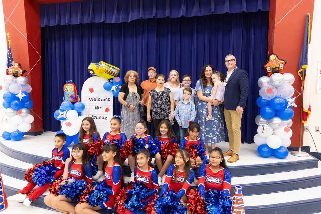 Mr. Muñoz was officially welcomed to his new campus.