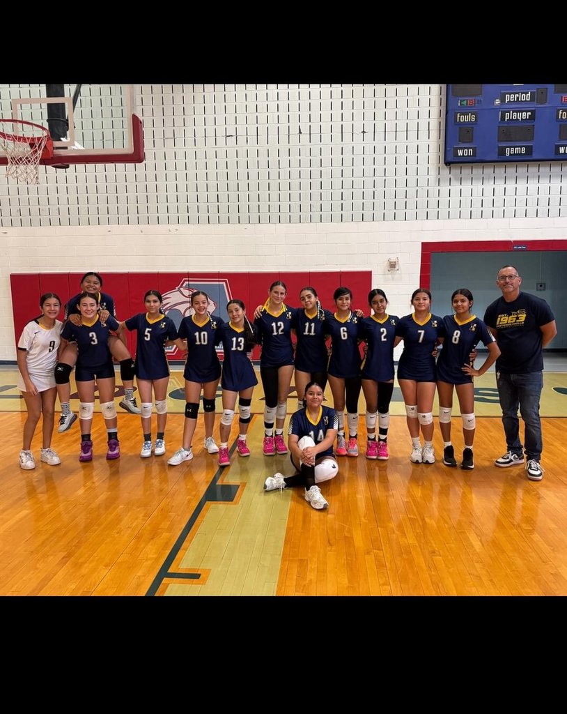 Picture of the EKIS 8th grade volleyball team.