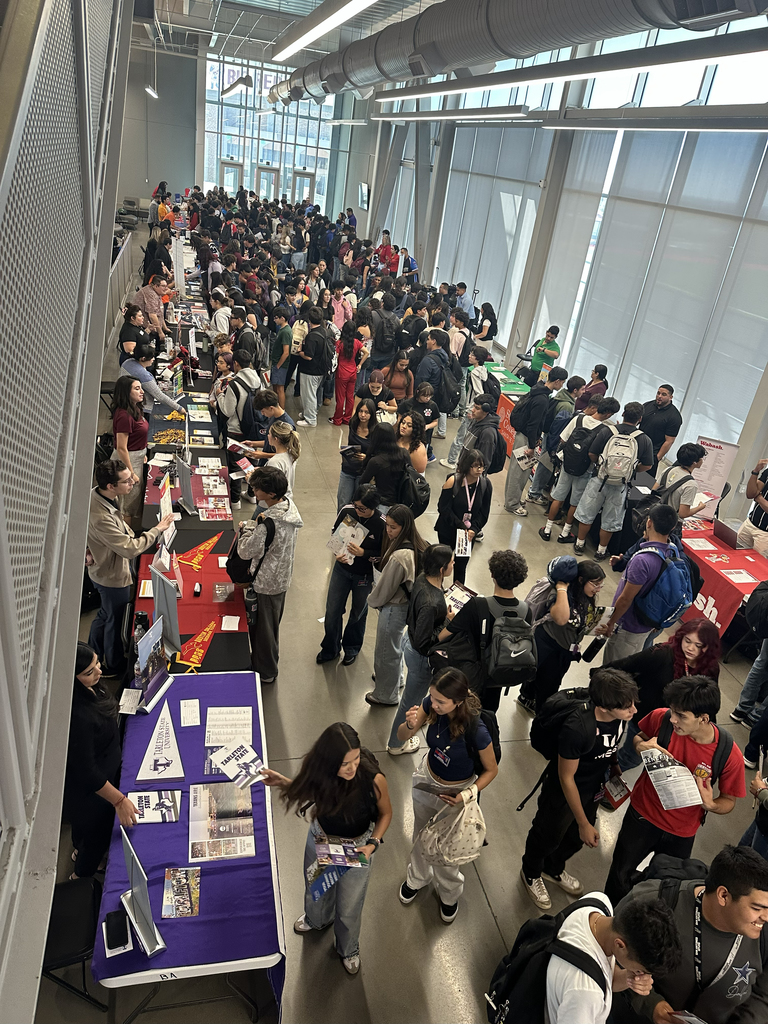 Lots of choices and options when planning your future! Today, Bel Air high school students had the opportunity to meet and gather information from countless college representatives at our college fair!