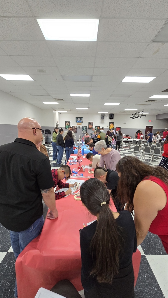 What a fantastic Math & Science Night! 🔬🧮 Huge thanks to all our Vista Hills students, teachers, volunteers, and parents for making it a success! It was incredible to see so much curiosity, exploration, and fun in action. Great job, Crusaders! #CrusaderPride #STEM #ScienceNight