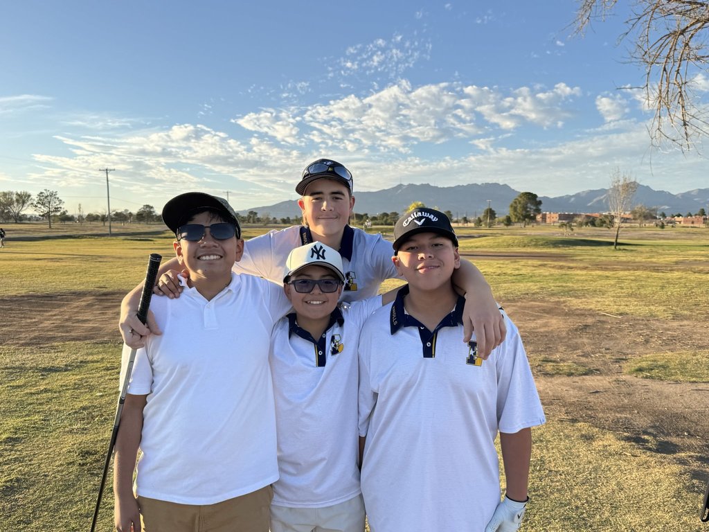 Photo of EKIS golf players at the final golf tournament.