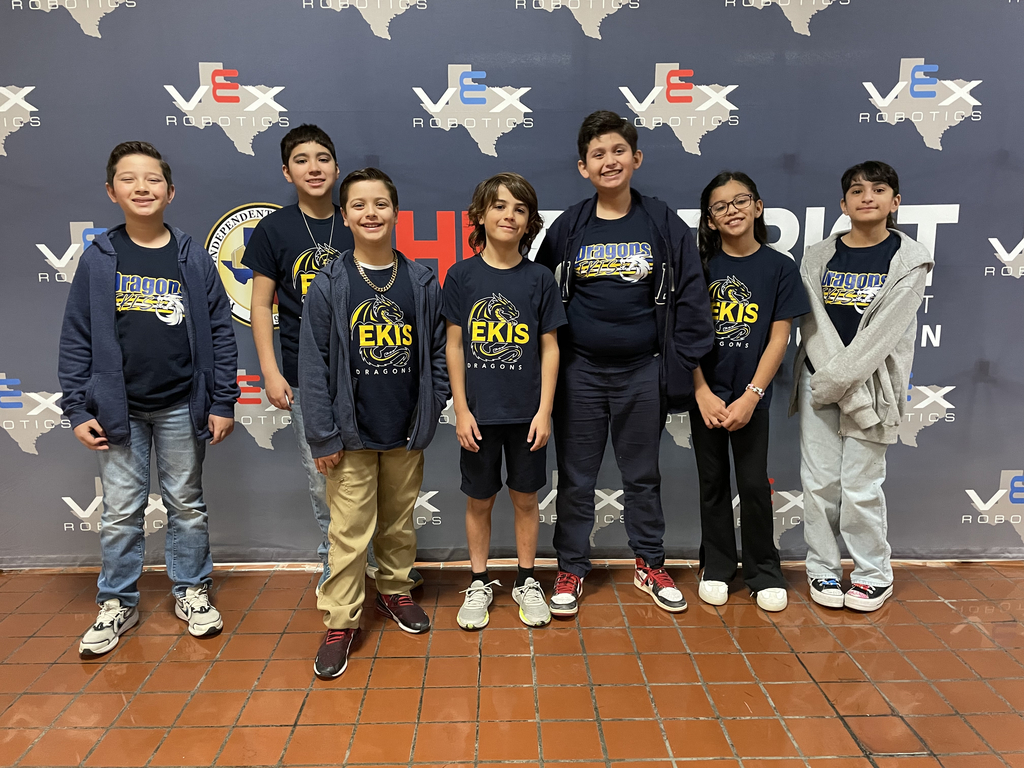 Photo of EKIS ES robotics team.