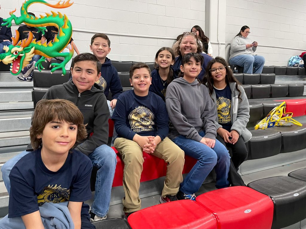 Photo of EKIS students at a VEX IQ robotics competition.