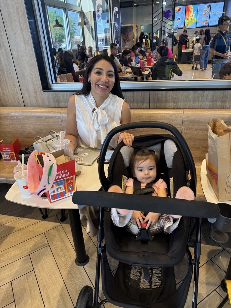 Photo of EKIS faculty, students, and community at Mc. Donald's for a fundraiser.