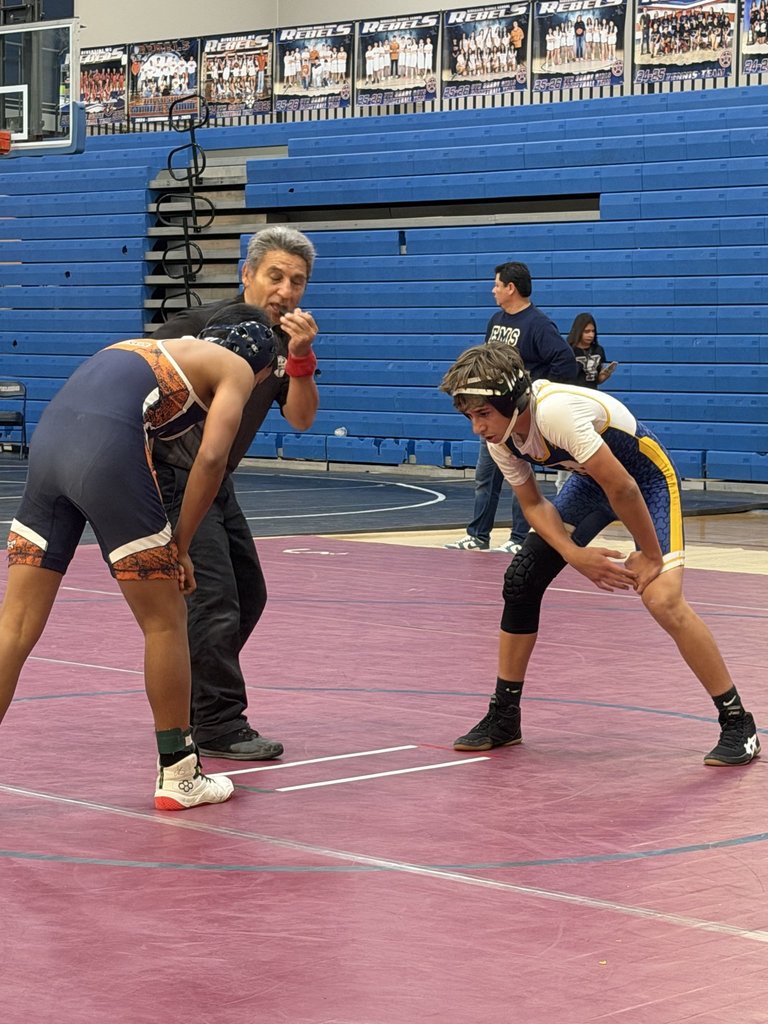 Photo of EKIS wrestlers.