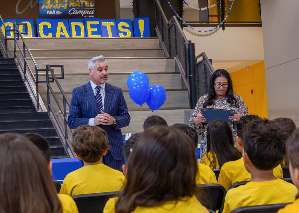 Scotsdale ES Student Council honored by Councilwomen Rocha.