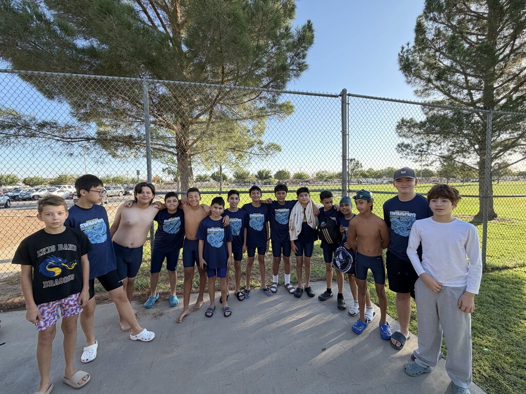 Group photo of the EKIS swimming team.