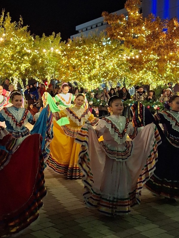 Exploradores at Winterfest