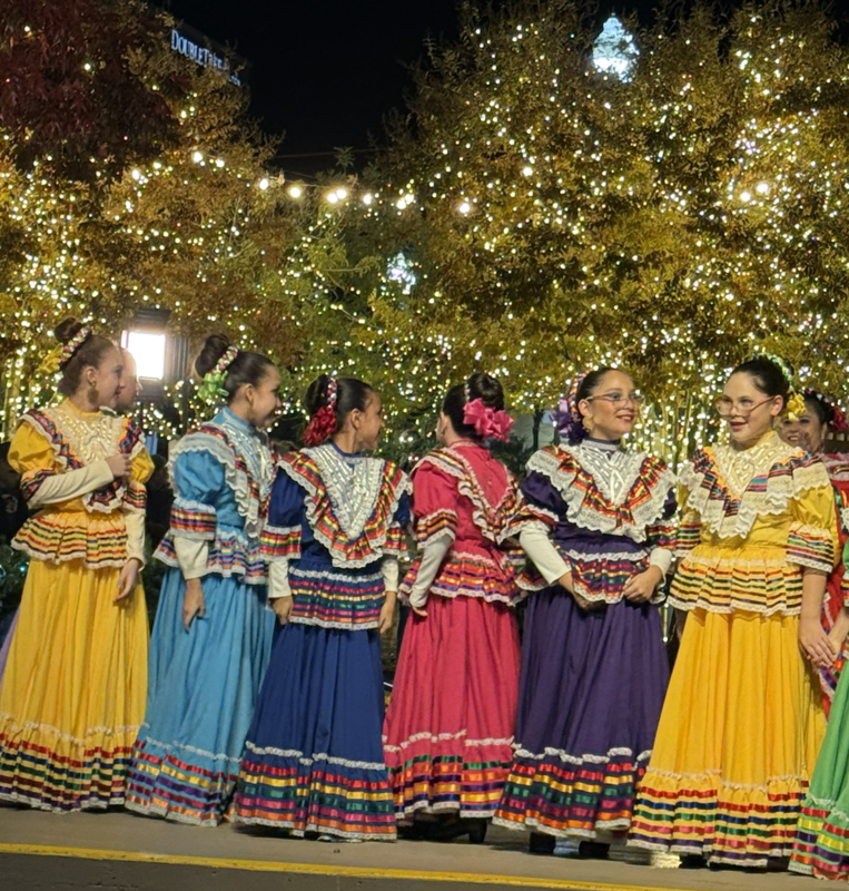 Exploradores at Winterfest