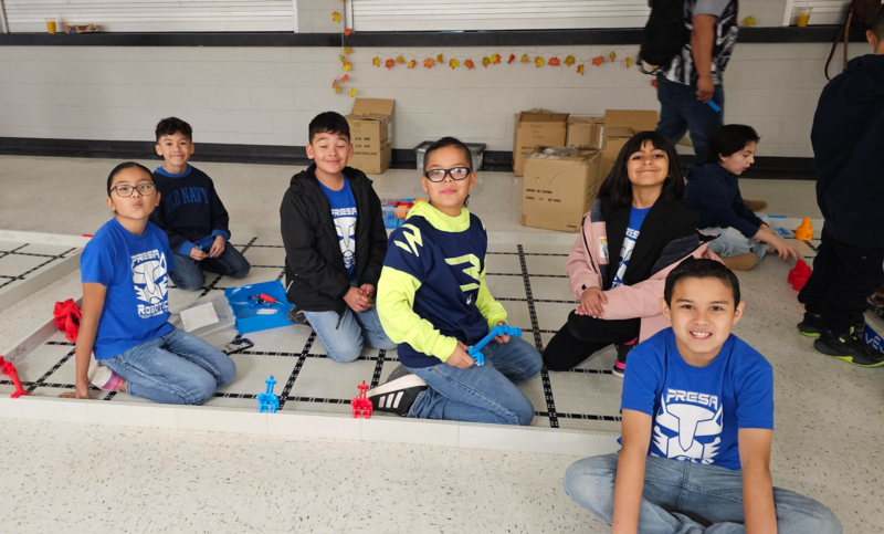 both teams setting up their practice field