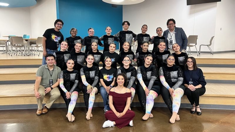 Parkland High School Momentum Guard Team Picture With Coaches