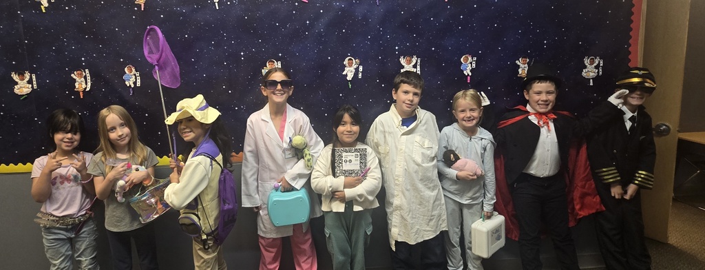 homecoming week day 2 career day. día de profesiones